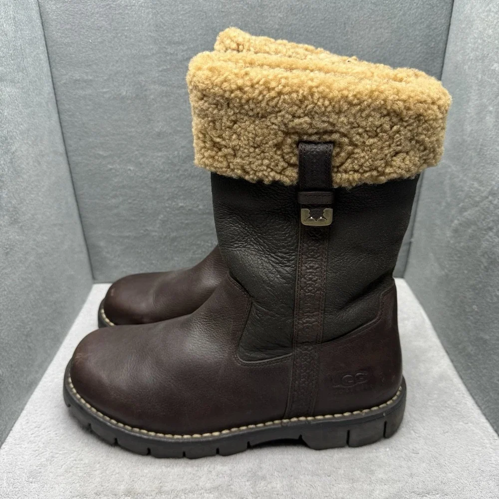 UGG Australia Arapahoe 5535 Men's 11 Brown Leather Shearling Winter Boots